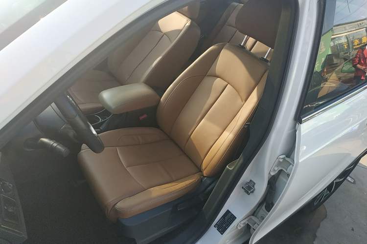 Used Brilliance V5 2014 1.6L Automatic Luxury Model