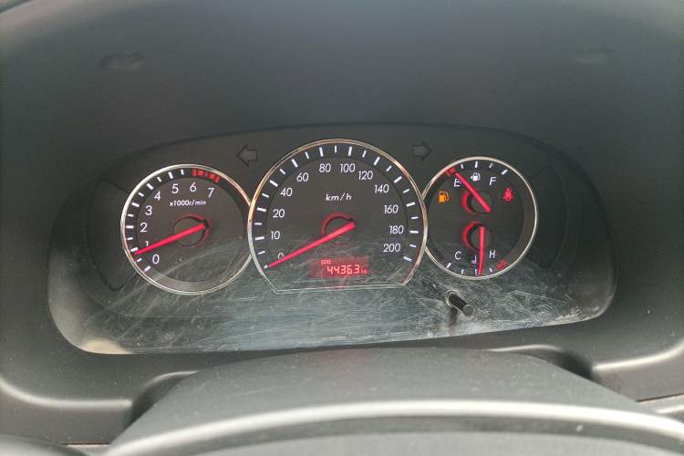 Used Changan Alsvin V3 2015 1.4L Manual Warm-Hearted Model China V Standard
