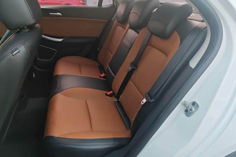 Used Roewe e550 2016 Deluxe Edition