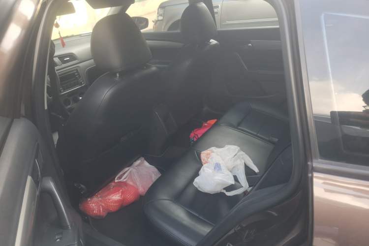 Used Volkswagen Gran Lavida 2013 1.6L Automatic Fashion Model Left Rear Seat