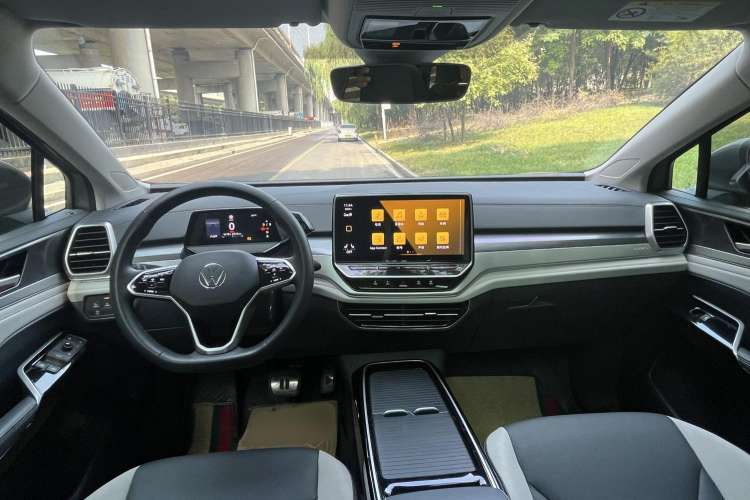 Used Volkswagen ID.6 CROZZ 2021 Long-Range PURE+ Edition Center Console