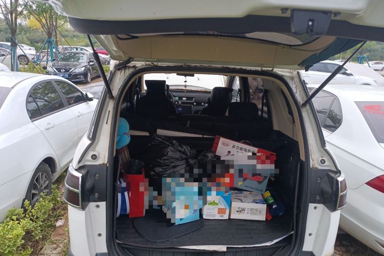 Used Dongfeng Fengon 370 2016 1.5L Manual Elite Home Edition 7-Seater
