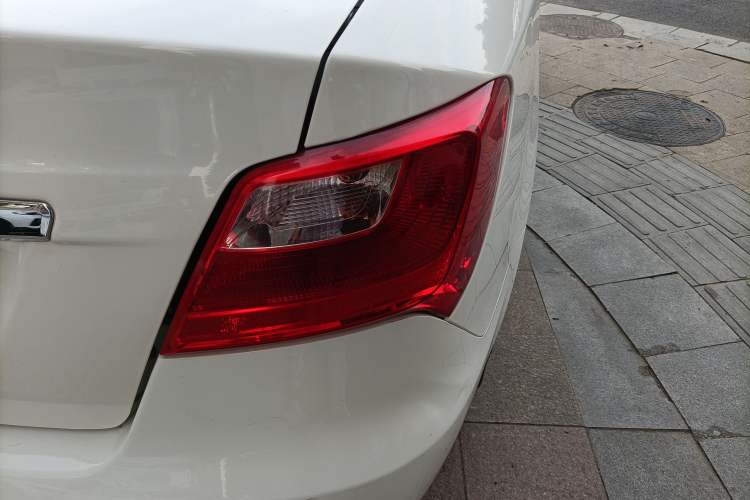 Used Changan Alsvin V3 2015 1.4L Manual Warm-Hearted Model China V Standard
