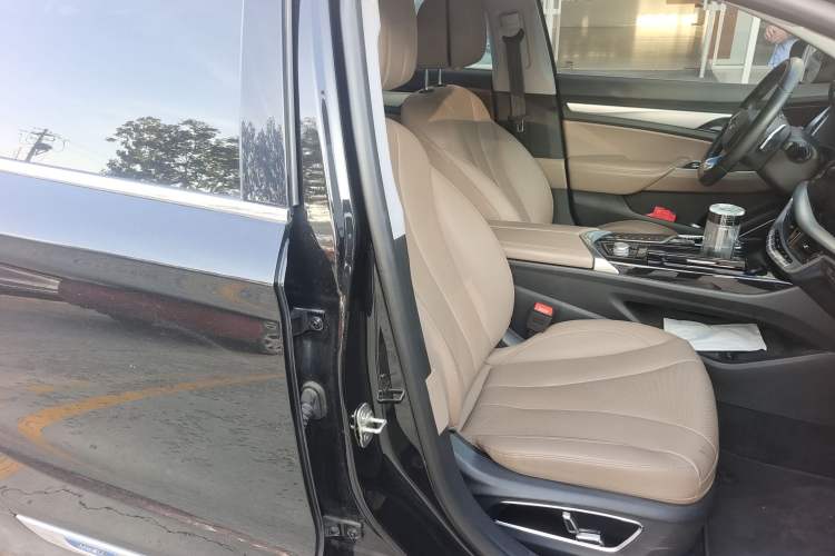 Used Geely Auto Emgrand GT 2020 1.5T MHEV Yaozun Edition