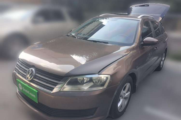 Used Volkswagen Gran Lavida 2013 1.6L Automatic Fashion Model