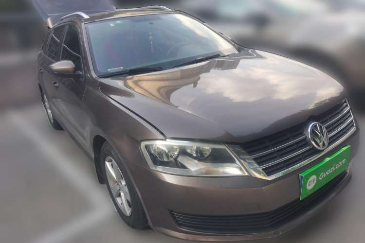 Used Volkswagen Gran Lavida 2013 1.6L Automatic Fashion Model Front Right 45 Deg