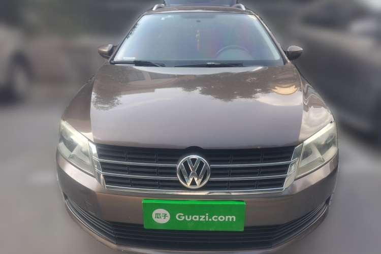 Used Volkswagen Gran Lavida 2013 1.6L Automatic Fashion Model Front