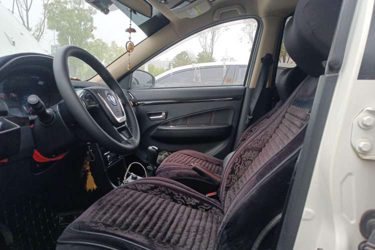 Used Dongfeng Fengon 370 2016 1.5L Manual Elite Home Edition 7-Seater
