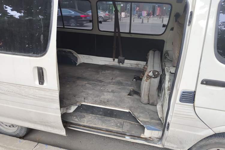 Used King Long Golden Way 2012 2.0L Dual-Purpose Short-Wheelbase 4G21B
