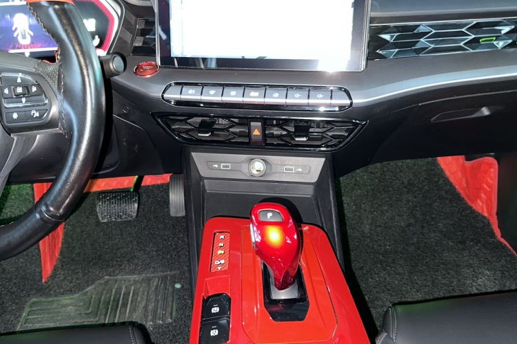 Used MG 5 2021 Revised 300TGI DCT Qingshè Luxurious Enjoyment Edition
