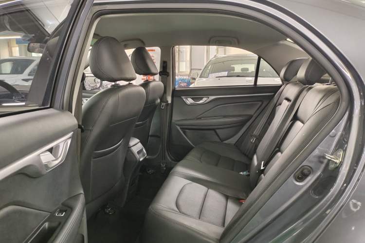 Used Geely Auto Vision 2019 Upgraded Model 1.5L Manual Luxury Version China VI Standard
