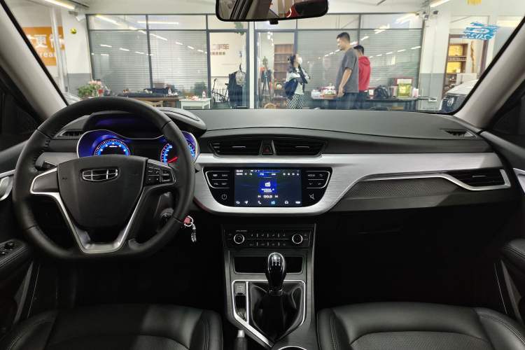 Used Geely Auto Vision 2019 Upgraded Model 1.5L Manual Luxury Version China VI Standard
