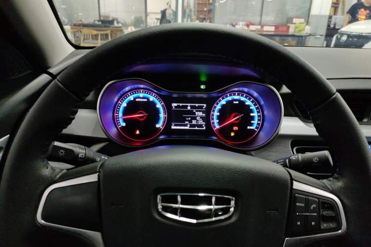 Used Geely Auto Vision 2019 Upgraded Model 1.5L Manual Luxury Version China VI Standard
