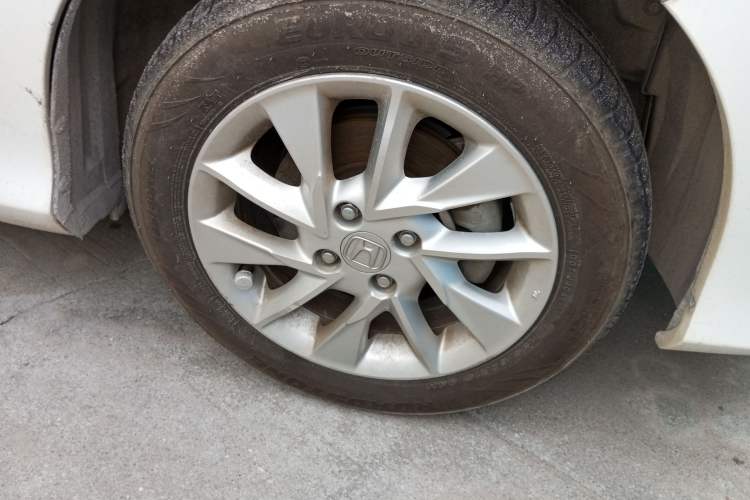 Used Honda Gienia 2017 1.5L CVT Classic Edition Right Front Wheel Hub