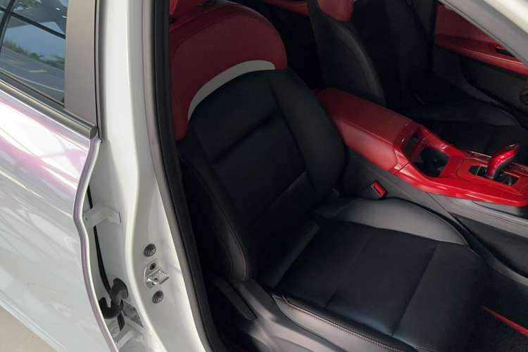 Used MG 5 2021 Revised 300TGI DCT Qingshè Luxurious Enjoyment Edition
