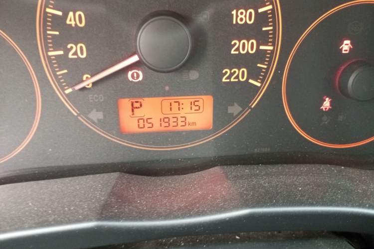 Used Honda Gienia 2017 1.5L CVT Classic Edition Odometer Close Up