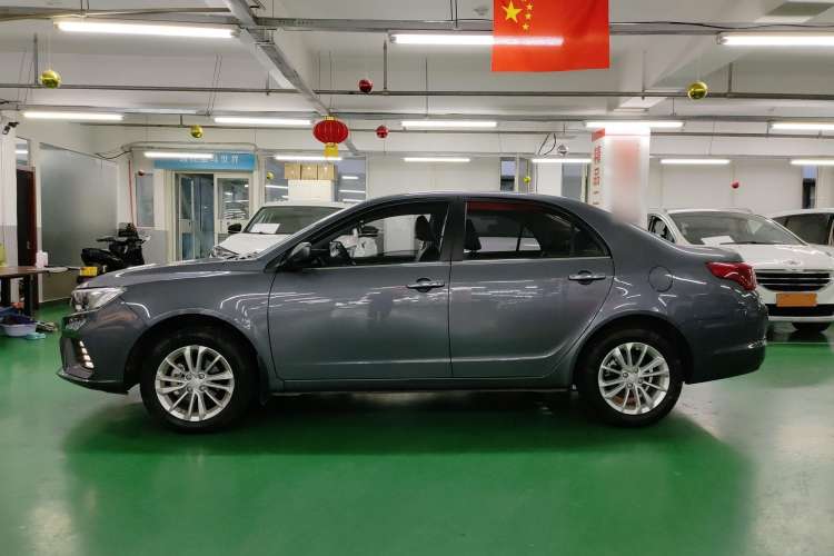 Used Geely Auto Vision 2019 Upgraded Model 1.5L Manual Luxury Version China VI Standard
