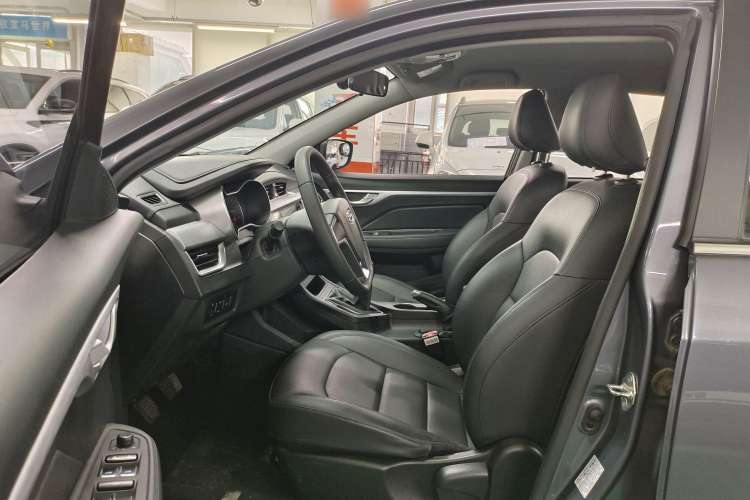 Used Geely Auto Vision 2019 Upgraded Model 1.5L Manual Luxury Version China VI Standard
