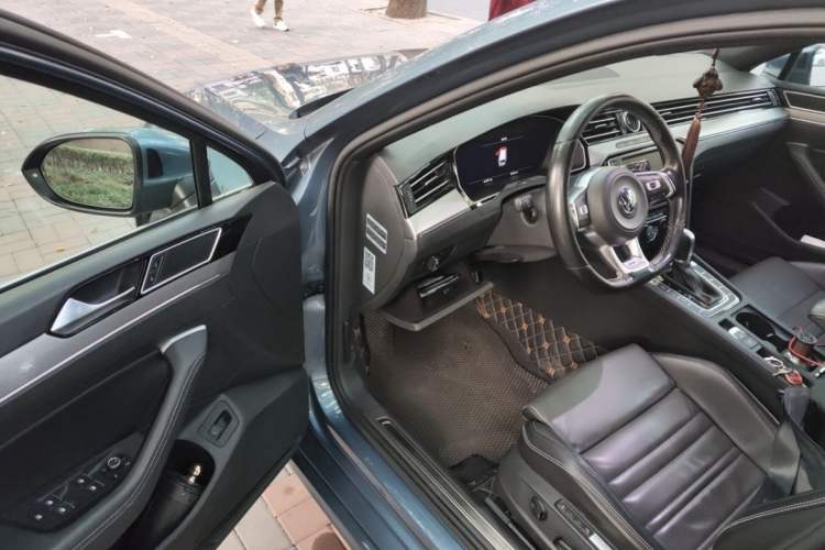 Used Volkswagen Variant 2016 380TSI Two-Wheel Drive R-Line Version