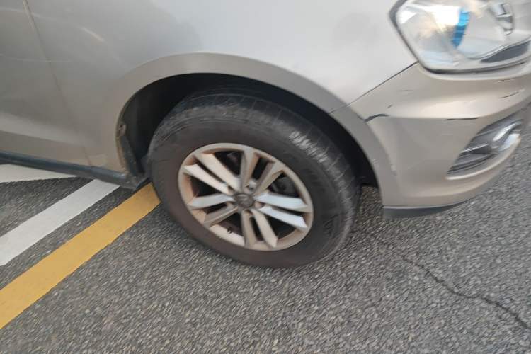 Used Zotye T600 2016 1.5T Manual Luxury Model Right Front Wheel Hub