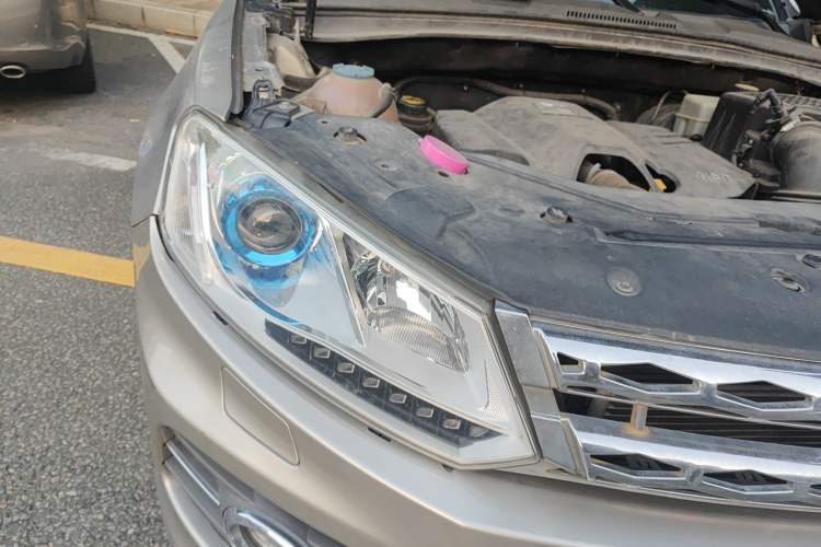 Used Zotye T600 2016 1.5T Manual Luxury Model Right Front Headlight