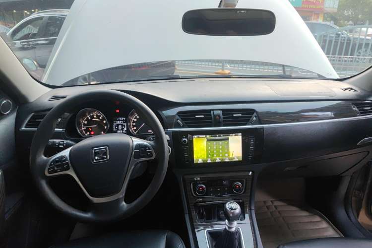 Used Zotye T600 2016 1.5T Manual Luxury Model Center Console