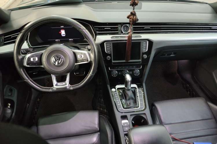 Used Volkswagen Variant 2016 380TSI Two-Wheel Drive R-Line Version