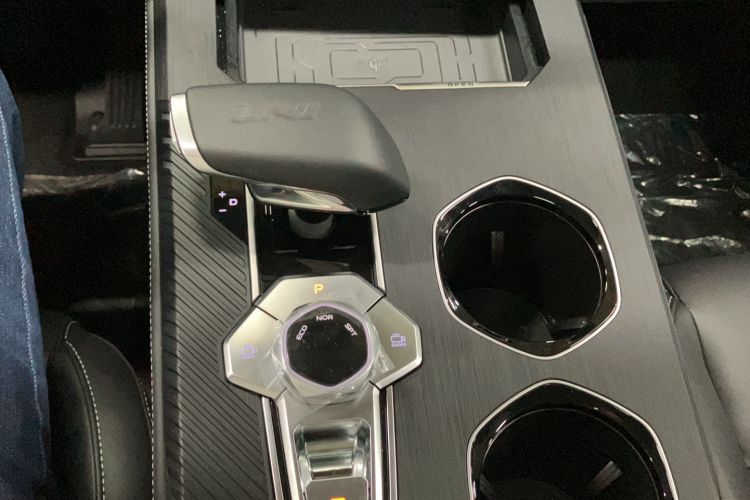 Used Changan UNI-K 2023 2.0T Two-Wheel Drive YueShang Trim