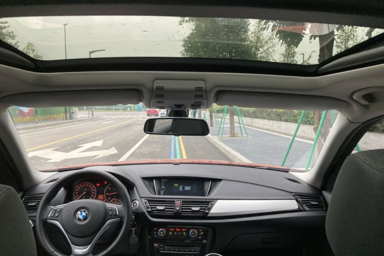 Used BMW X1 2014 sDrive18i Leading Model
