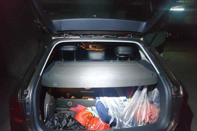 Used Volkswagen Gran Lavida 2013 1.6L Automatic Comfort Model Trunk