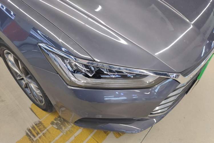 Used BYD Qin Pro 2020 Beyond Edition 1.5TI Automatic Flagship Version Right Front Headlight