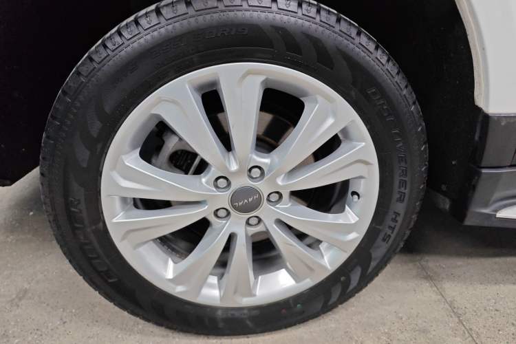 Used Haval H8 2017 2.0T Gasoline Two-Wheel Drive Smart Edition
