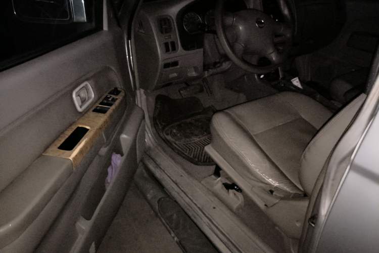 Used Dongfeng Oting 2007 2.4L Automatic Two-Wheel Drive Luxury Edition
