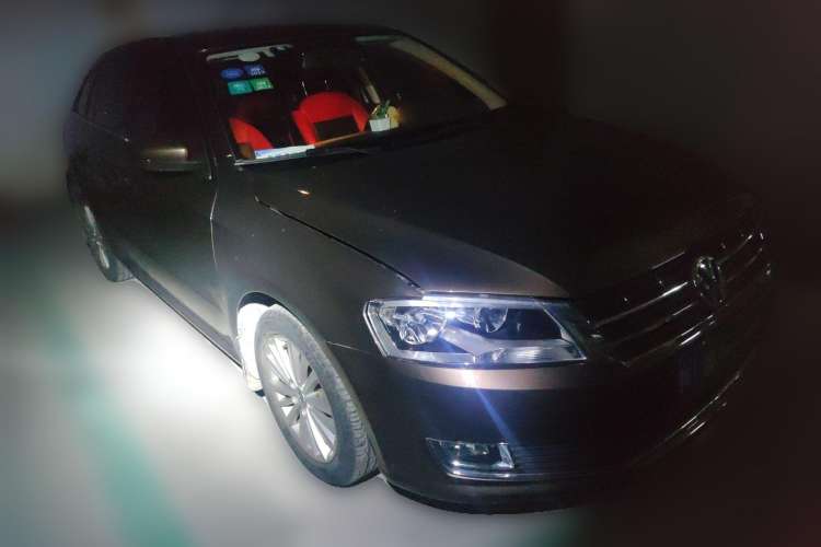 Used Volkswagen Gran Lavida 2013 1.6L Automatic Comfort Model Front Right 45 Deg