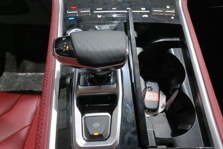 Used Changan CS85 COUPE 2023 1.5T DCT Luxury Version