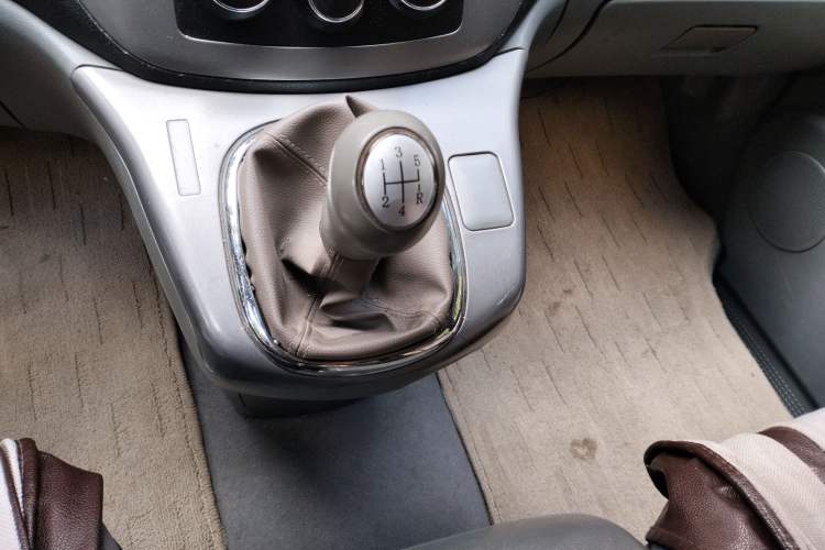 Used FORTHING Lingzhi 2012 M5 Q3 2.0L 7-Seater Long-Wheelbase Comfort Edition
