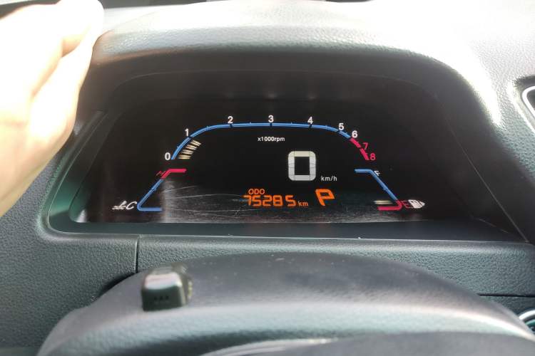 Used Luxgen 5 2013 1.8T Automatic Prestige Model
