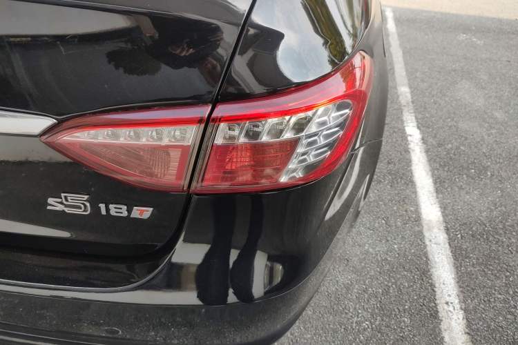 Used Luxgen 5 2013 1.8T Automatic Prestige Model
