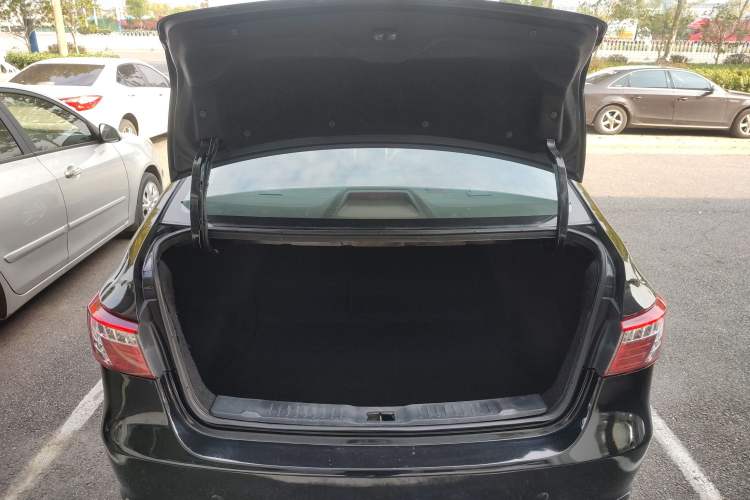 Used Luxgen 5 2013 1.8T Automatic Prestige Model
