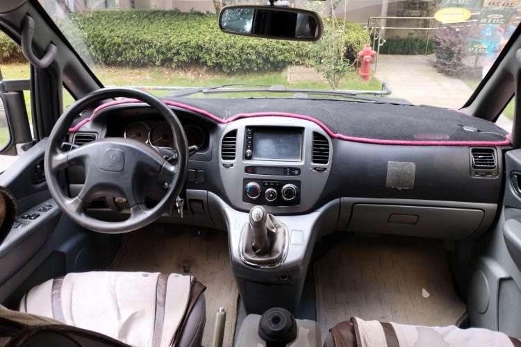 Used FORTHING Lingzhi 2012 M5 Q3 2.0L 7-Seater Long-Wheelbase Comfort Edition
