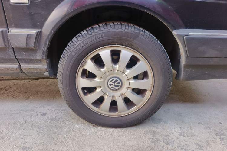 Used Volkswagen Santana Classic 2007 1.8L Jingchang Model Right Front Wheel Hub