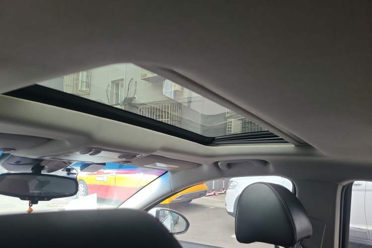 Used Chevrolet Cruze 2013 Hatchback 1.6L Manual Luxury Model
