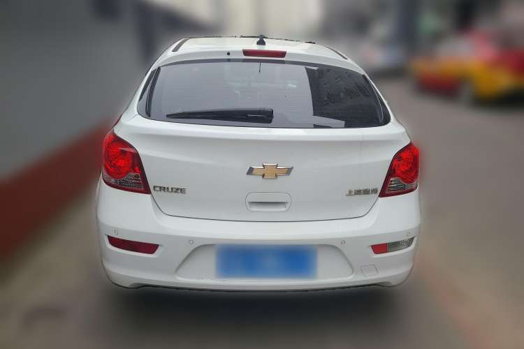 Used Chevrolet Cruze 2013 Hatchback 1.6L Manual Luxury Model
