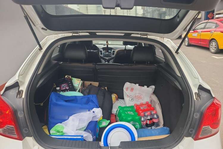 Used Chevrolet Cruze 2013 Hatchback 1.6L Manual Luxury Model
