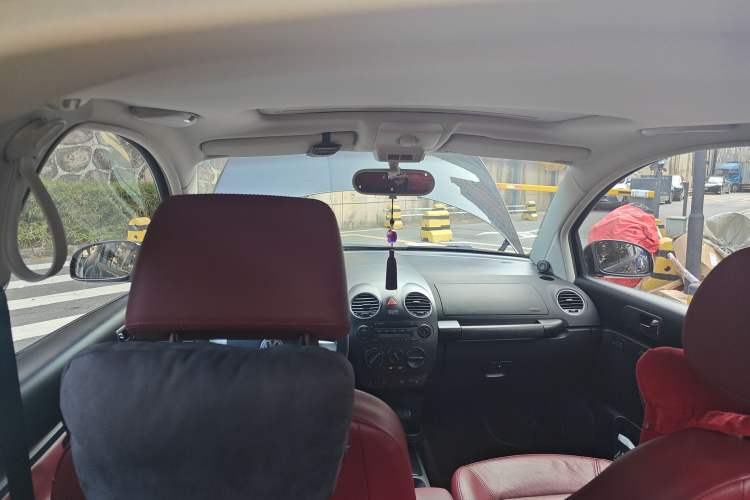 Used Volkswagen Beetle 2008 2.0 AT Top-Trim Version
