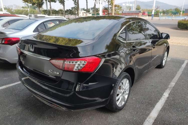 Used Luxgen 5 2013 1.8T Automatic Prestige Model
