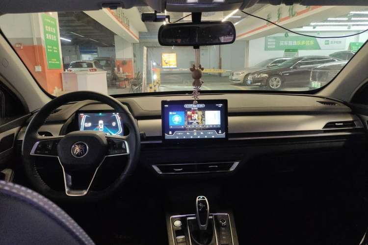 Used BYD Qin Pro 2020 Beyond Edition 1.5TI Automatic Flagship Version Center Console