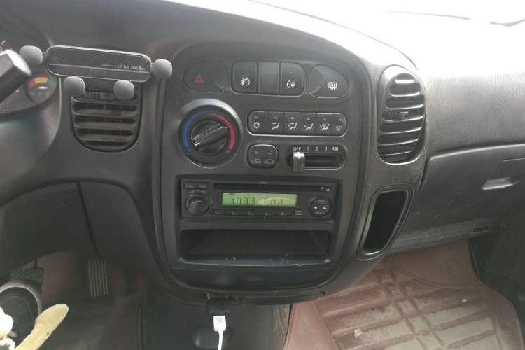 Used JAC Refine 2015 1.9T Shuttle Long-Wheelbase Comfort Model HFC4DB1-2C Audio And AC Panel