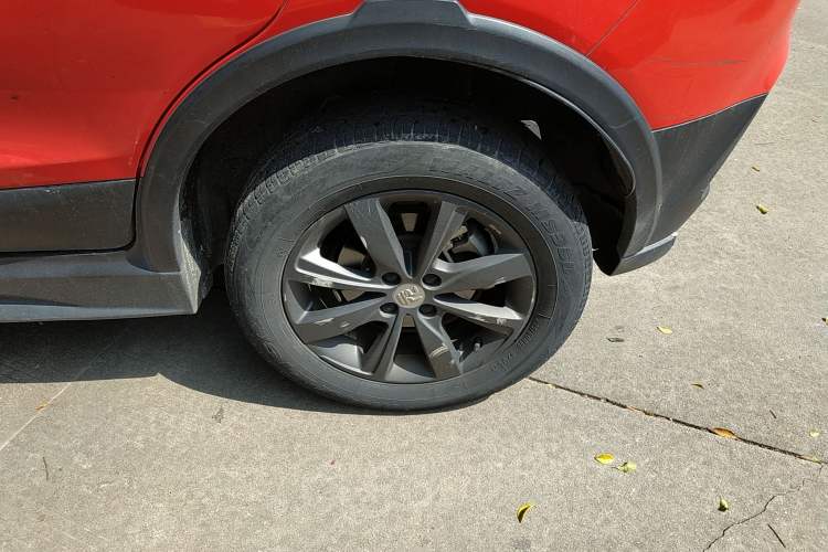 Used BYD Yuan New Energy 2018 EV360 Smart Connect Cool Edition Left Rear Wheel Hub