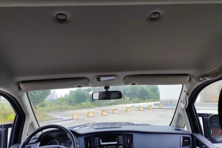 Used FORTHING Lingzhi 2022 M5L 1.6L Utility Model 7 Seats
